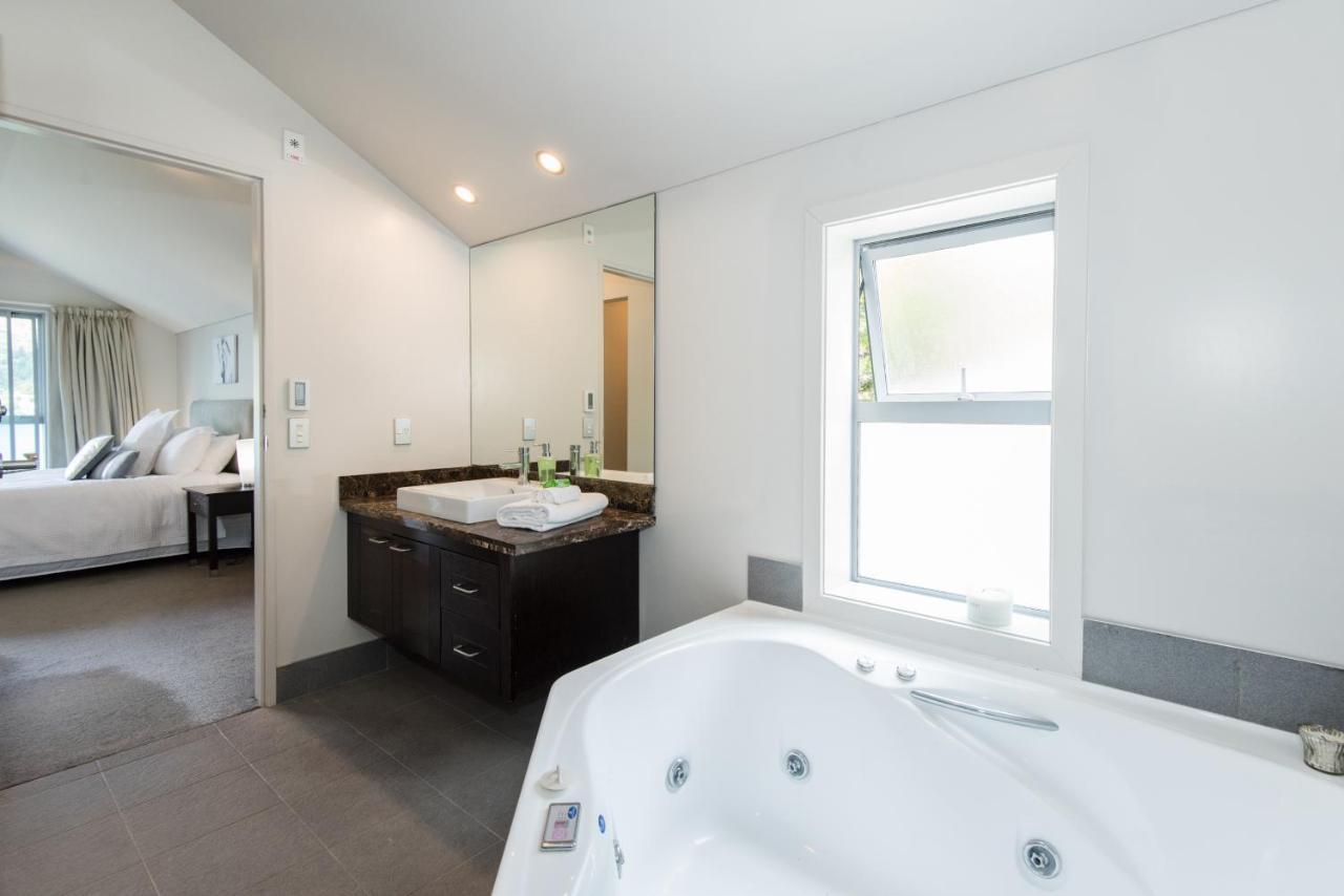 Lakeside Luxury With Spa Queenstown Zewnętrze zdjęcie