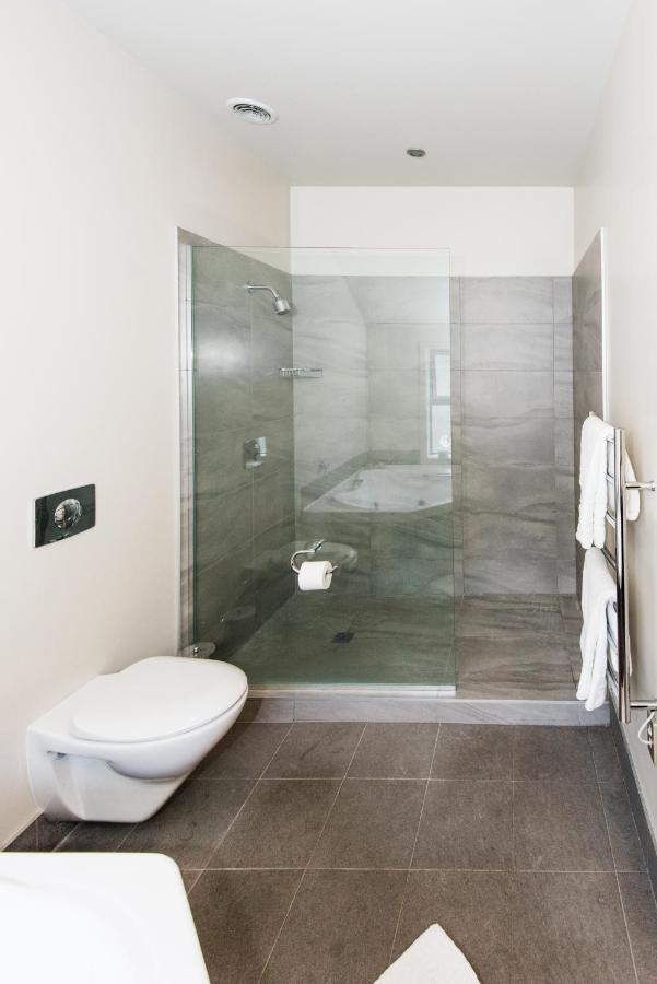 Lakeside Luxury With Spa Queenstown Zewnętrze zdjęcie